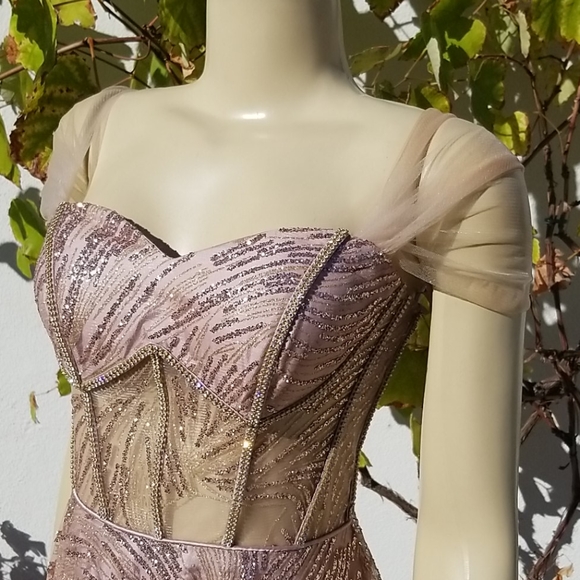 Hermz bridal dress sz S used once only - Picture 4 of 11